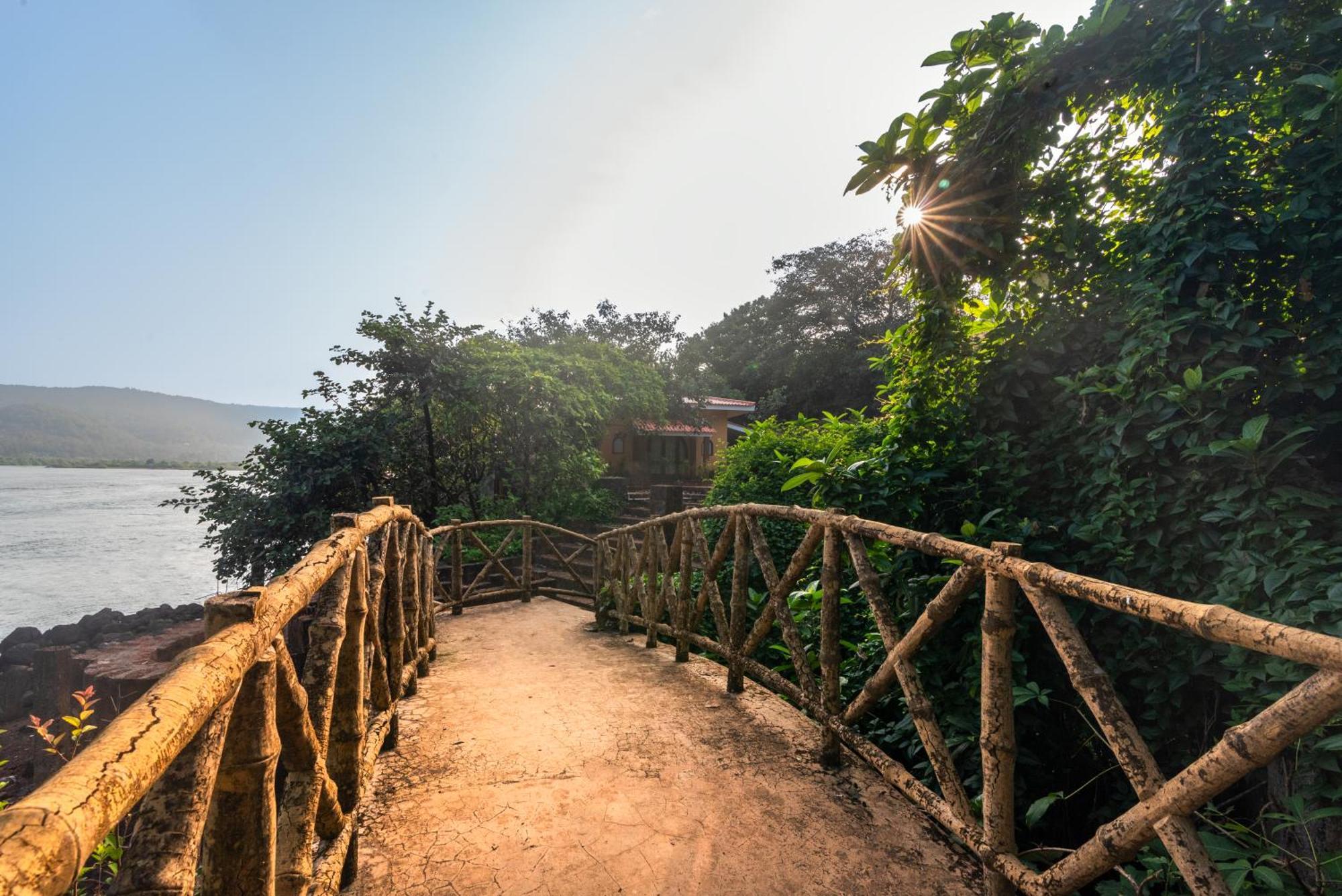 Saffronstays Athaang, Dapoli Anjarle Ngoại thất bức ảnh